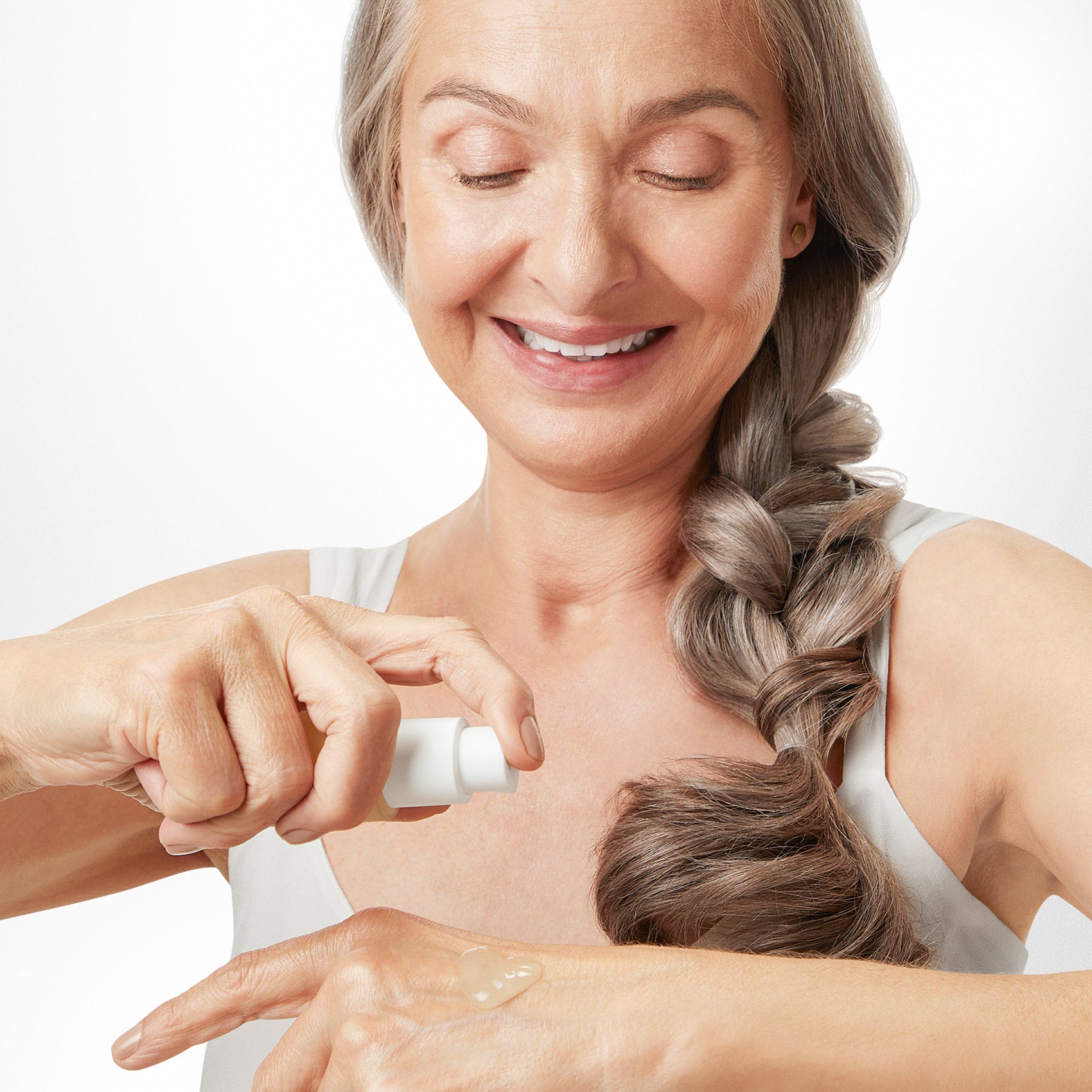 Kit Skincare Básico_Hora de apostar no básico que funciona para o seu skincare descomplicado.Esse é o passo a passo ideal para quem deseja uma rotina de skincare minimalista e multifuncional, com resultados surpreendentes. Reunimos os passos essenciais para conquistar uma pele mais bonita e saudável: Limpeza que não resseca a pele + Tratamento Rejuvenescedor e Antioxidante que mantém a pele hidratada enquanto controla a oleosidade e garante lifting imediato._24803380